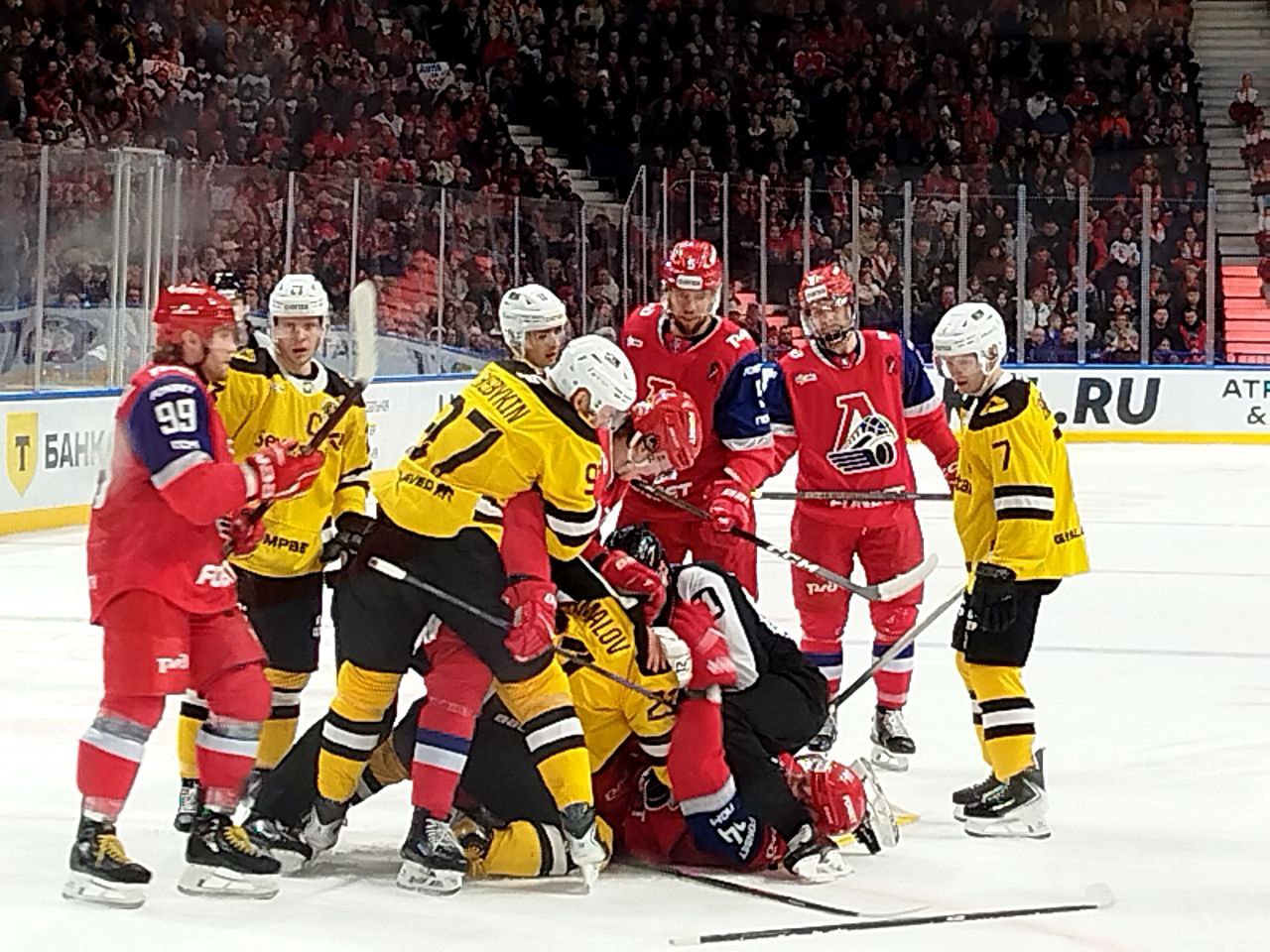 «Локомотив» обеспечил себе первое место в Западной конференции КХЛ