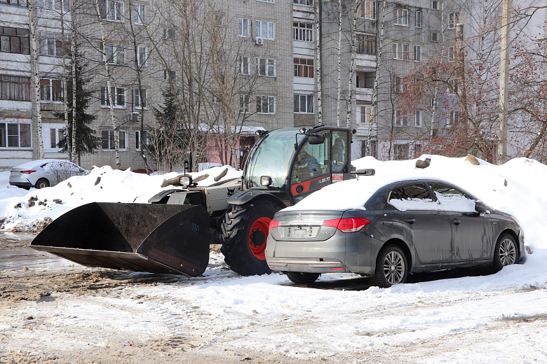 В Ярославле будут эвакуировать автомобили с улицы Нефтяников