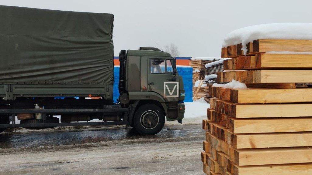 ​Ярославцы передали участникам СВО партию строительных материалов