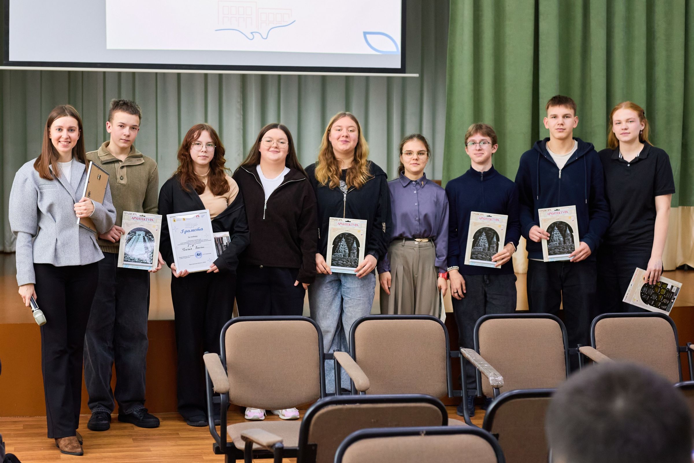 ​«Муралы достижений» будут созданы на фасадах школ Ярославского округа