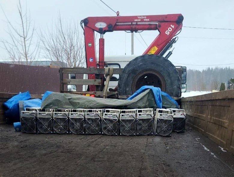 В Ярославской области пресекли деятельность двух нелегальных майнинговых ферм