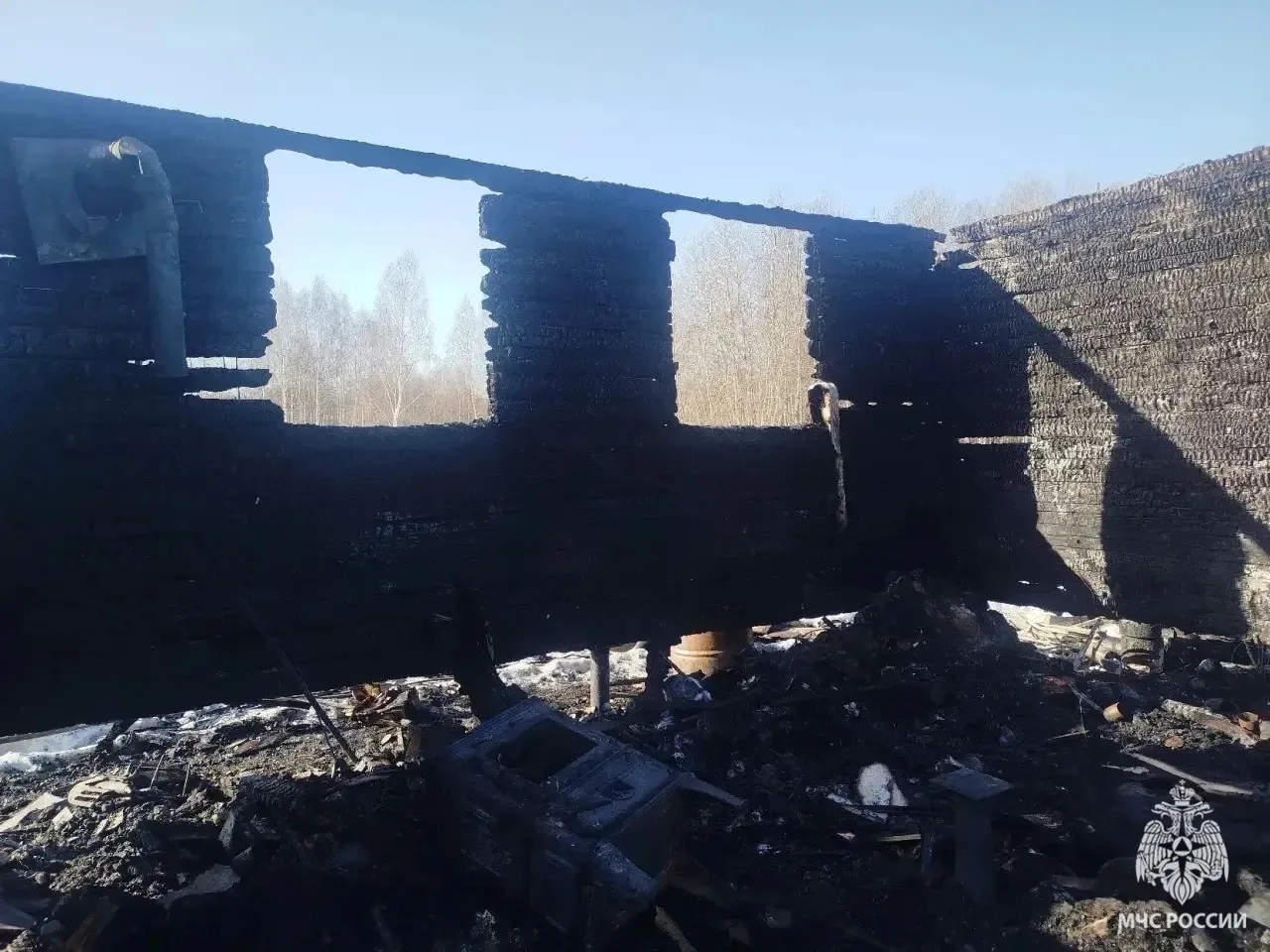 При пожаре в Ярославской области погибла женщина, пострадал мужчина