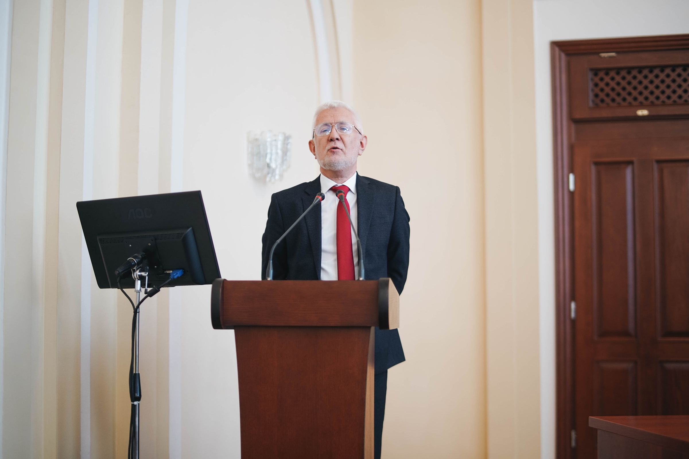 Ректор ЯГПУ имени К.Д. Ушинского Михаил Груздев вновь вошел в состав Общественной палаты России