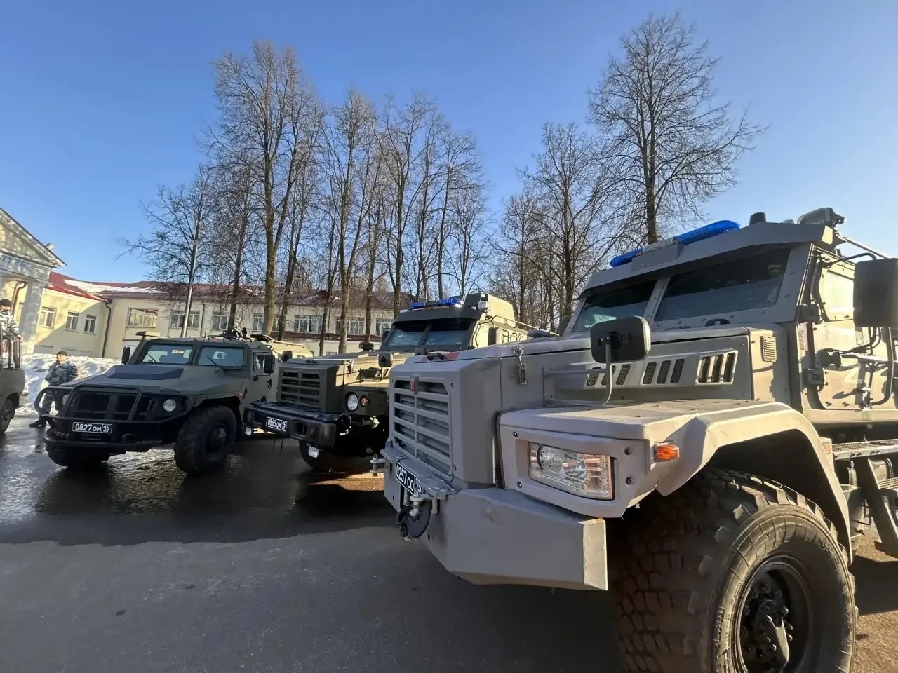 ​Сотрудники и военнослужащие ярославского подразделения Росгвардии отмечены наградами