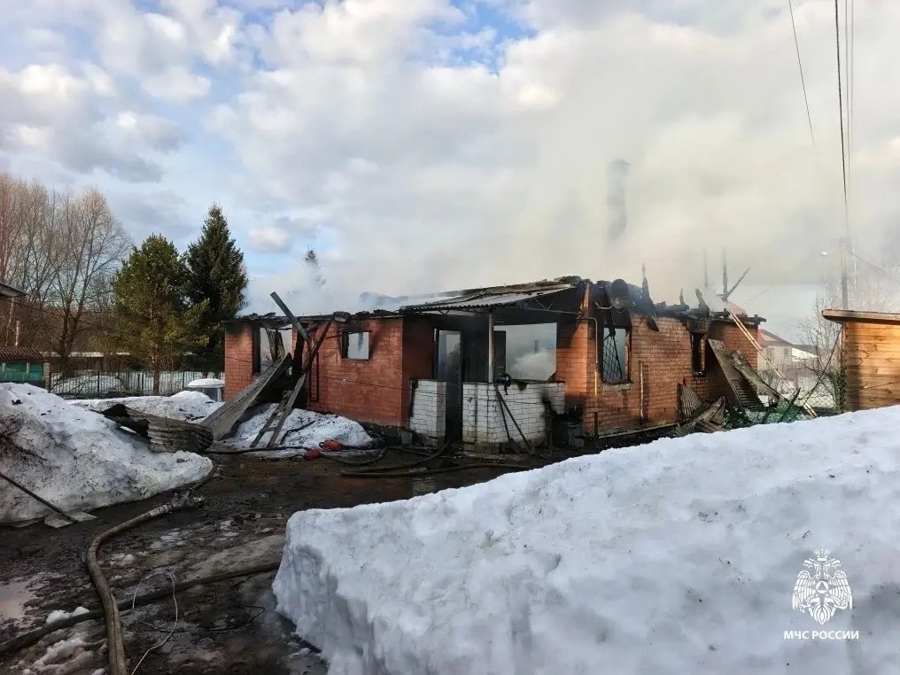 В Ярославской области при пожаре пострадала пожилая пара