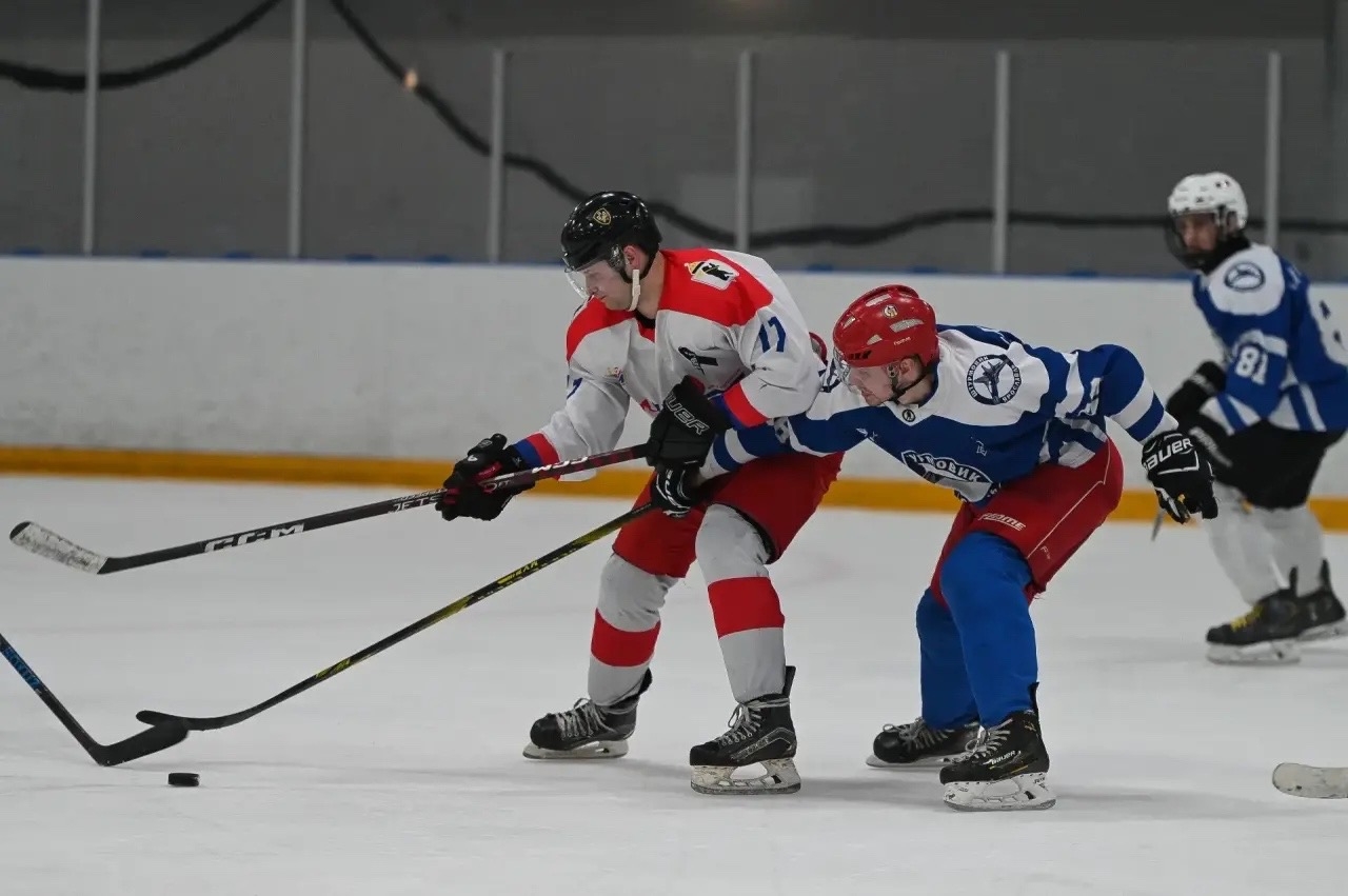 В Ярославле определили первых победителей регионального этапа Ночной хоккейной лиги