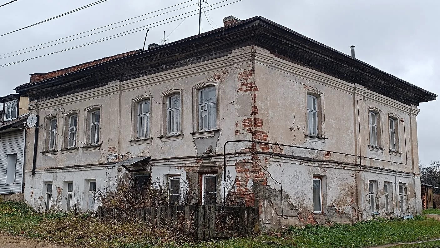 ​Четыре старинных дома в селе Великом Ярославской области признаны памятниками культуры