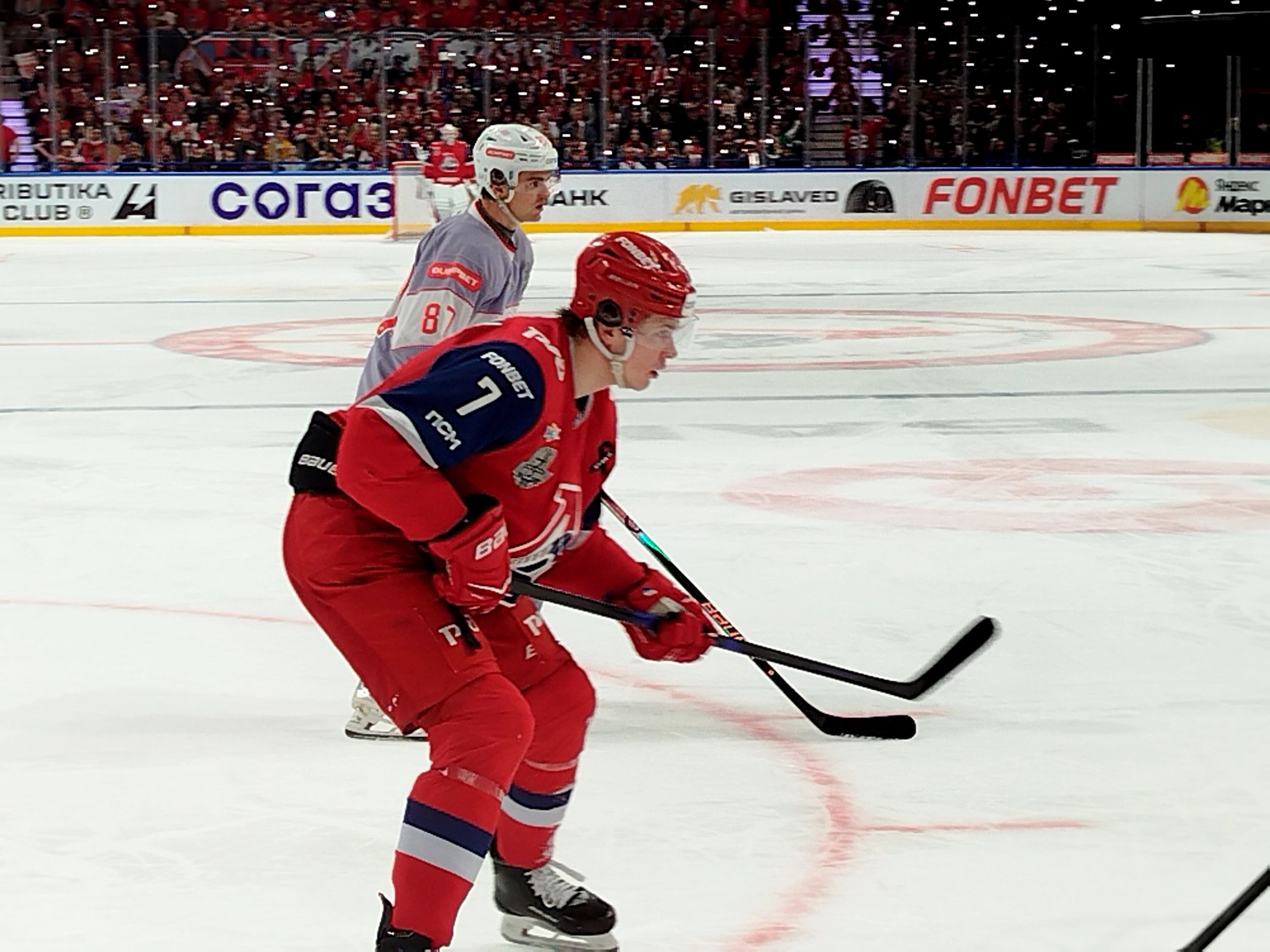 «Локомотив» обыграл «Спартак» в первом матче плей-офф