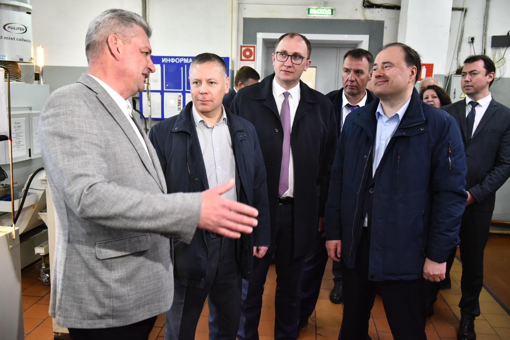 ​Губернатор Ярославской области ответил на вопросы работников завода по развитию Углича