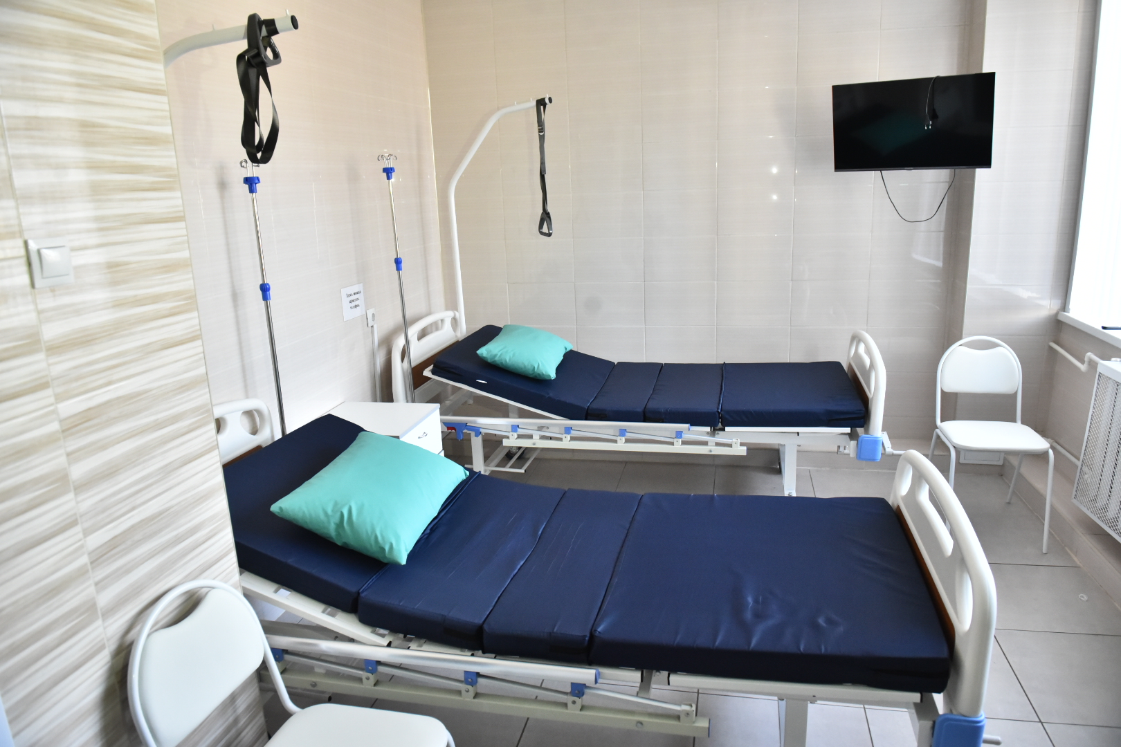 ​Михаил Евраев обсудил с депутатами и медиками Углича реализуемые проекты и изменения