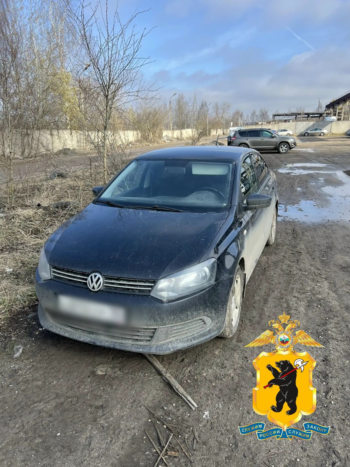 Выстрелил из ружья и ранил ножом: в Ярославской области в машине нашли труп