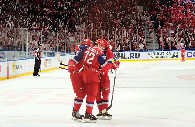 «Локомотив» с победы начал серию с «Салаватом Юлаевым»