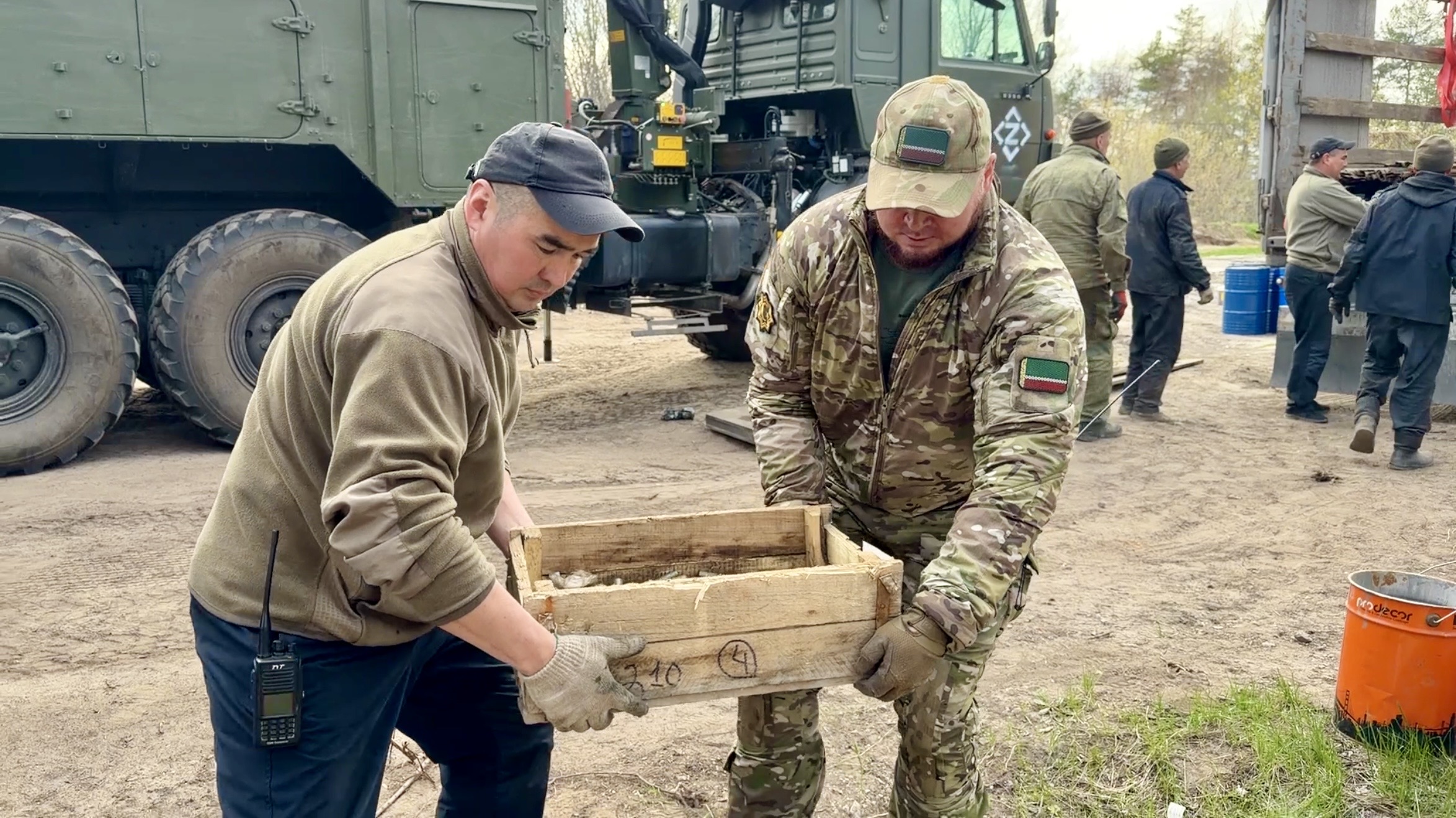 От масксетей до мотоцикла: бойцы на краснолиманском направлении получили 15 тонн груза от жителей Ярославской области
