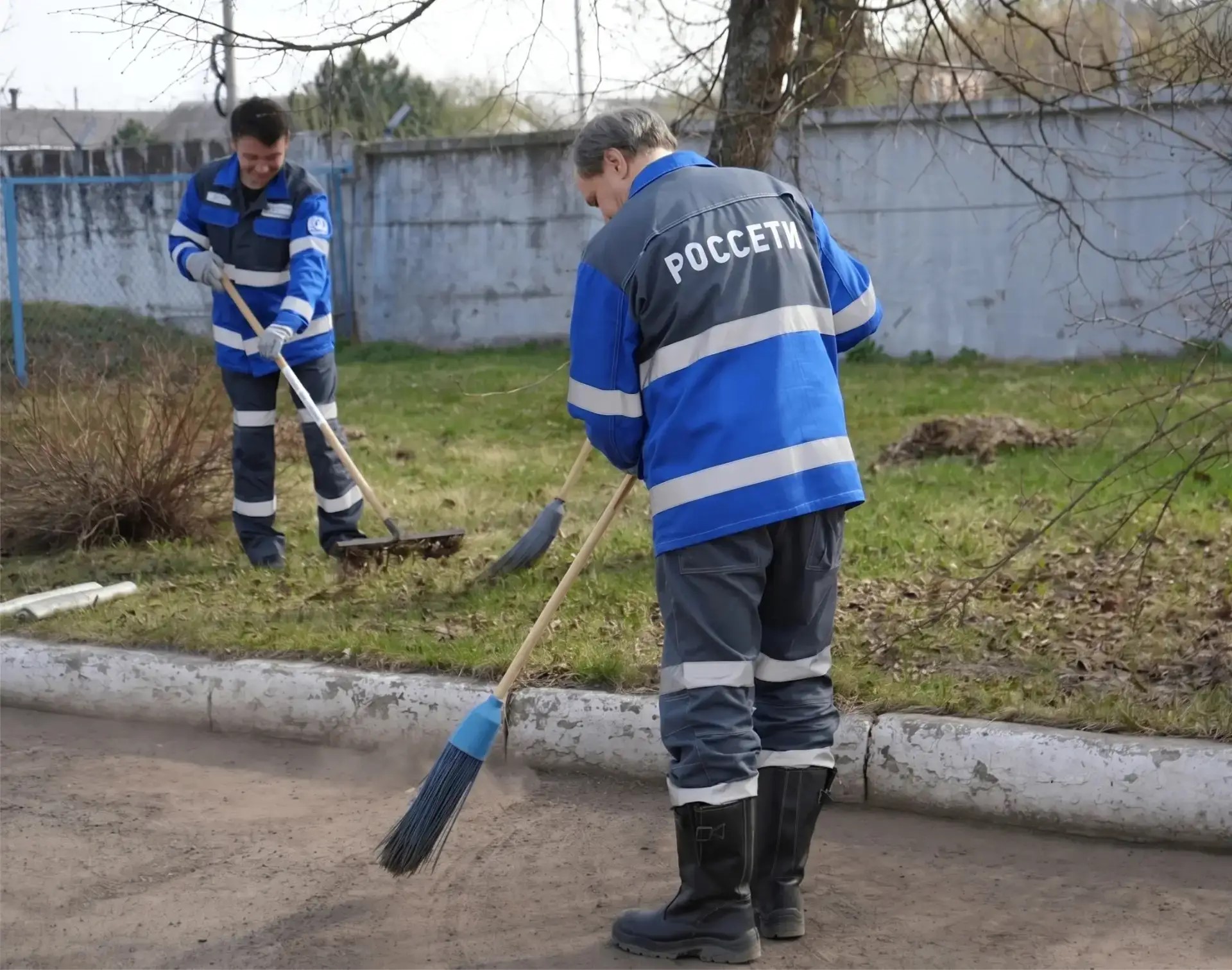 В ярославском филиале «Россети Центр» прошел день весеннего благоустройства