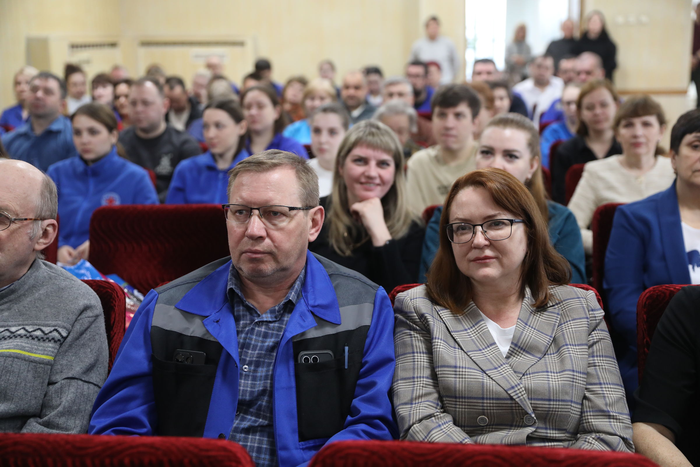 Ярославских сотрудников скорой помощи поздравили с профессиональным праздником