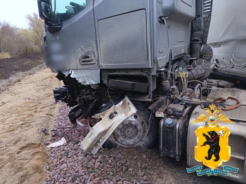 В Ярославской области в ДТП погиб водитель, пострадал пассажир