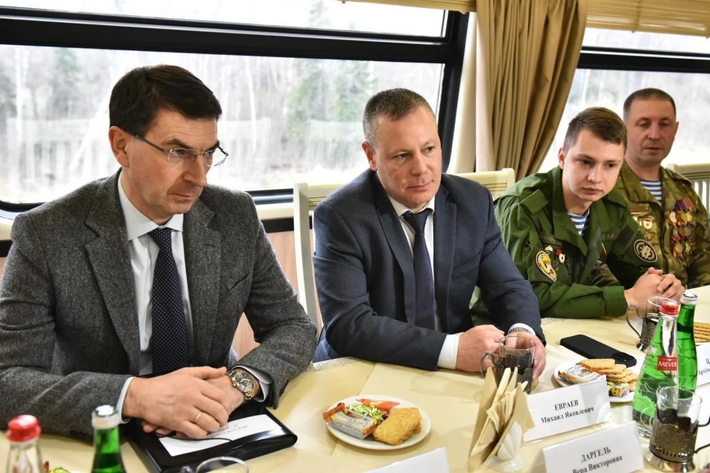 ​Игорь Щеголев встретился с участниками региональной программы «Герои Ярославии»