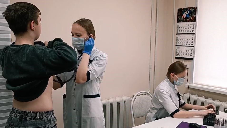 ​Студенты Ярославского медицинского колледжа проводят профосмотры жителей сел