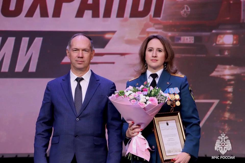 Лучших ярославских пожарных отметили наградами