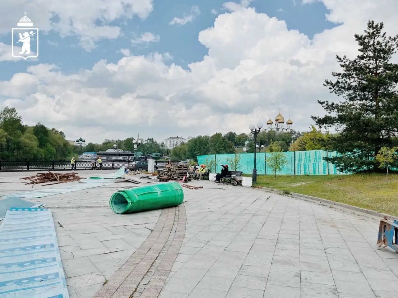 На Стрелке в Ярославле ведут подготовительные работы по созданию амфитеатра