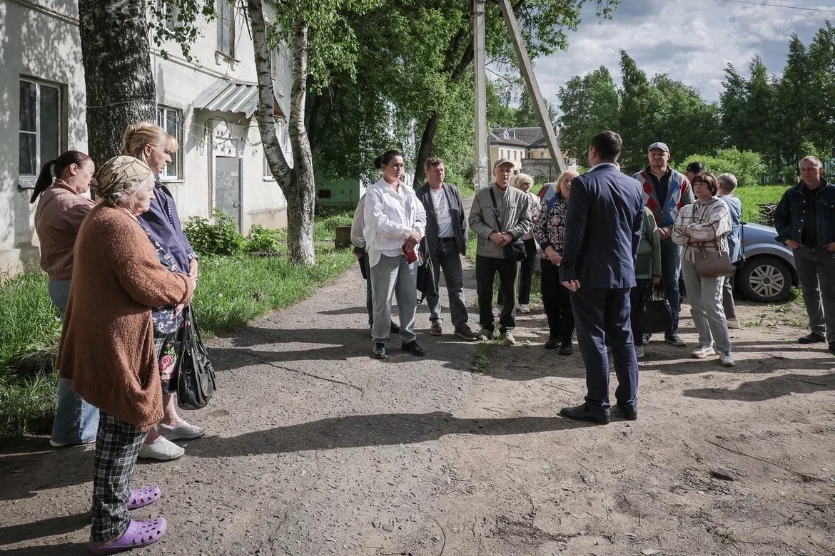 В Рыбинске оказывают помощь жителям горевшего дома