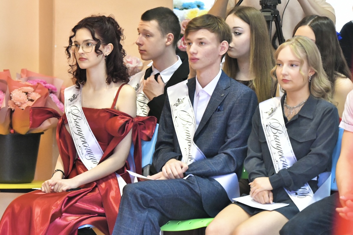 ​Последний звонок для выпускников сегодня прозвучал в школах Ярославской области