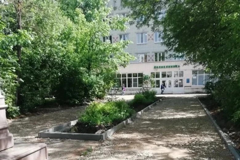 Территории четырех больниц в Ярославской области отремонтируют в 2026 году