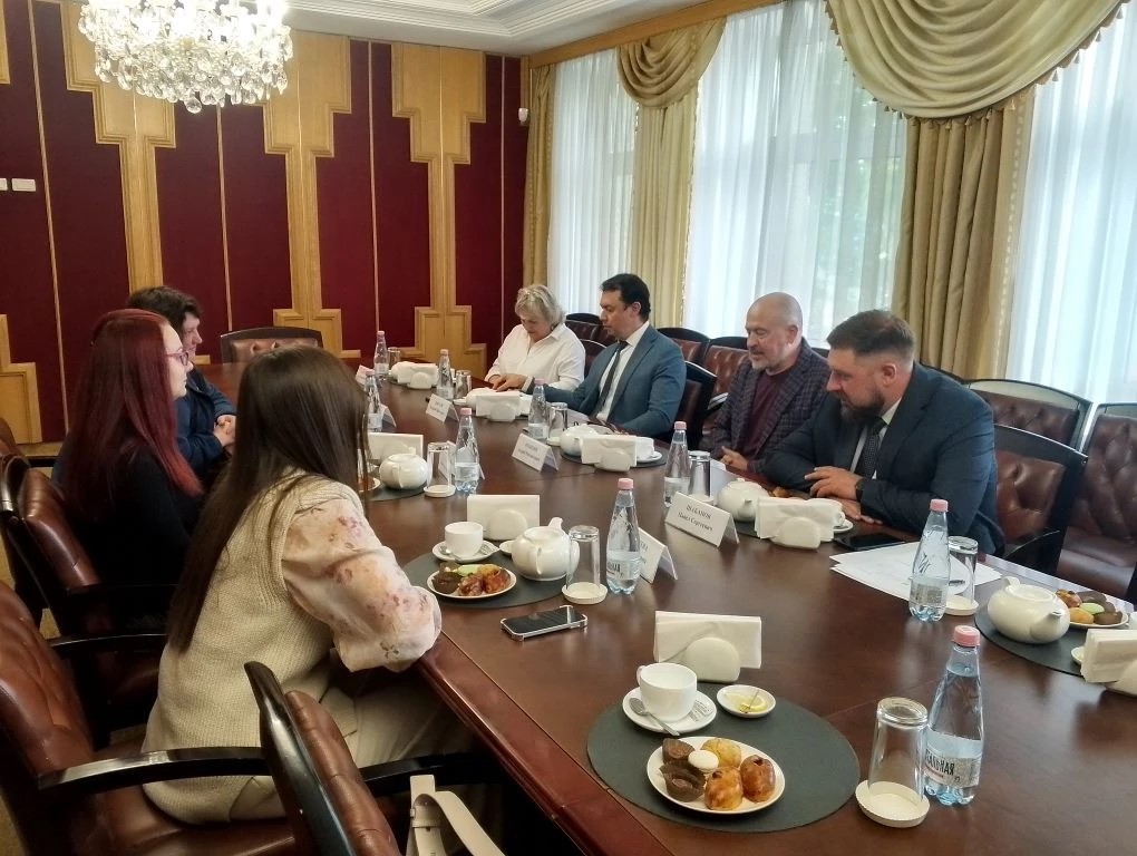 Встреча с победителем и финалистами конкурса «Лидеры села» прошла в правительстве Ярославской области