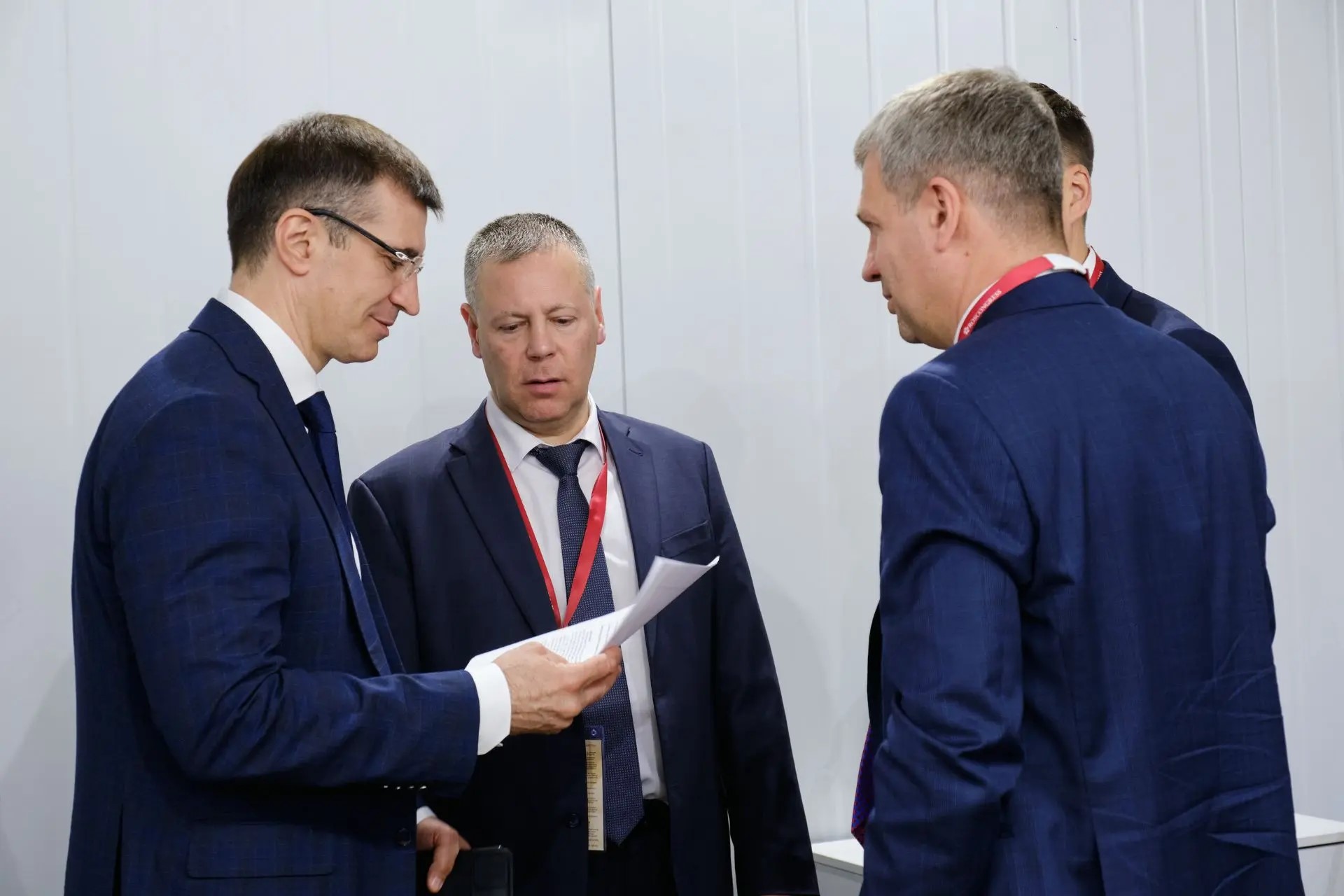 Михаил Евраев и Борис Эбзеев обсудили развитие электросетевой инфраструктуры Ярославской области