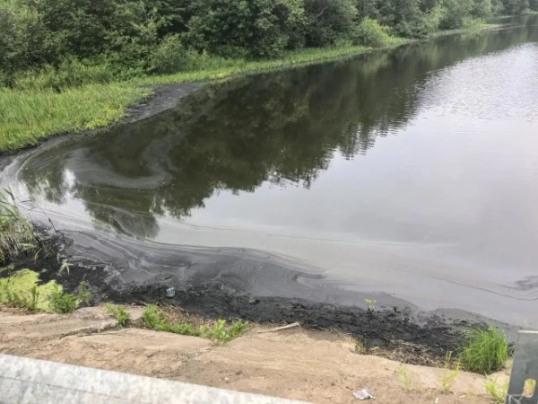 В Ярославской области проверили воздух после дождей с нефтесодержащими веществами