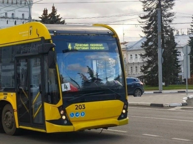 В Ярославле закроют два троллейбусных маршрута из-за ремонта путепровода