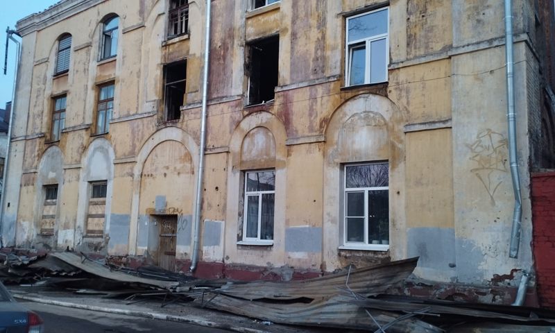 Жителям сгоревшего дома на улице Стачек в Ярославле компенсируют наем жилья