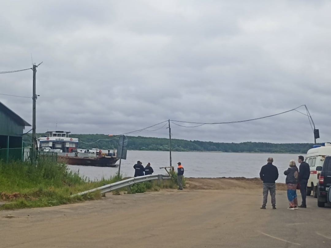 На переправе в Ярославской области скончался рабочий