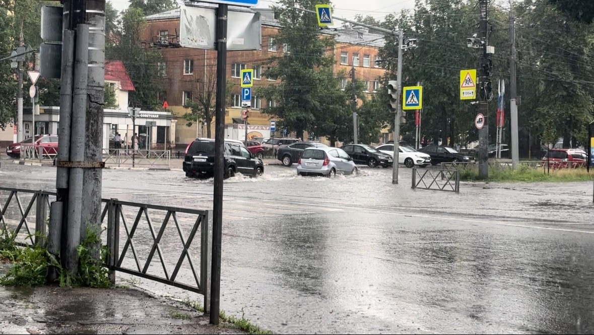 На Ярославль обрушился ливень с градом