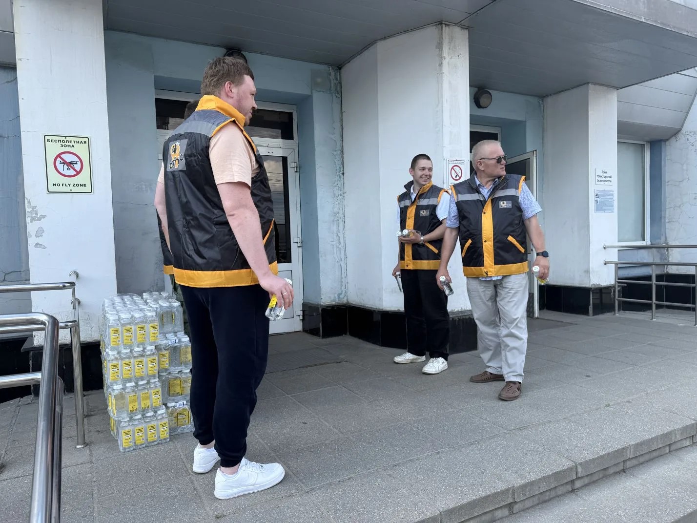 В Ярославской области раздали воду пассажирам общественного транспорта