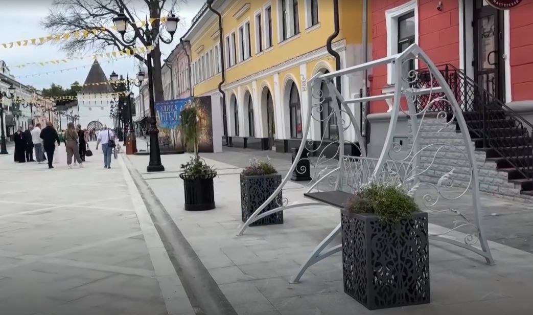 В пешеходном центре Ярославля устанавливают новый фонтан