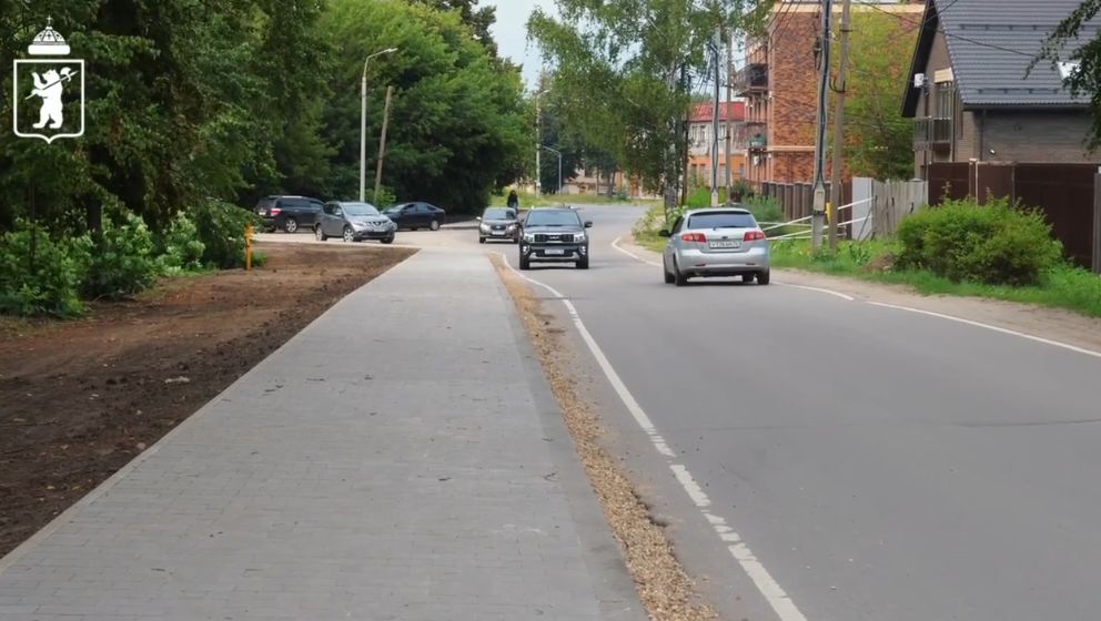 В Ярославле сделали тротуар на улице Зеленцовской, ведущей к школе