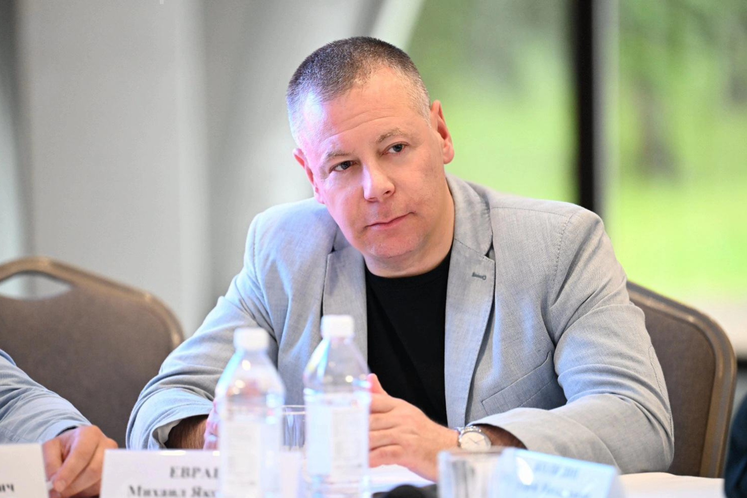 Михаил Евраев провел совещание с главами городских и муниципальных округов региона