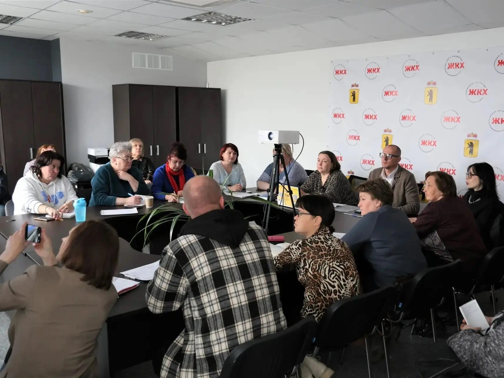 Более 1500 жителей получили квалифицированную помощь в рамках проекта «ЖКХ идет к людям»