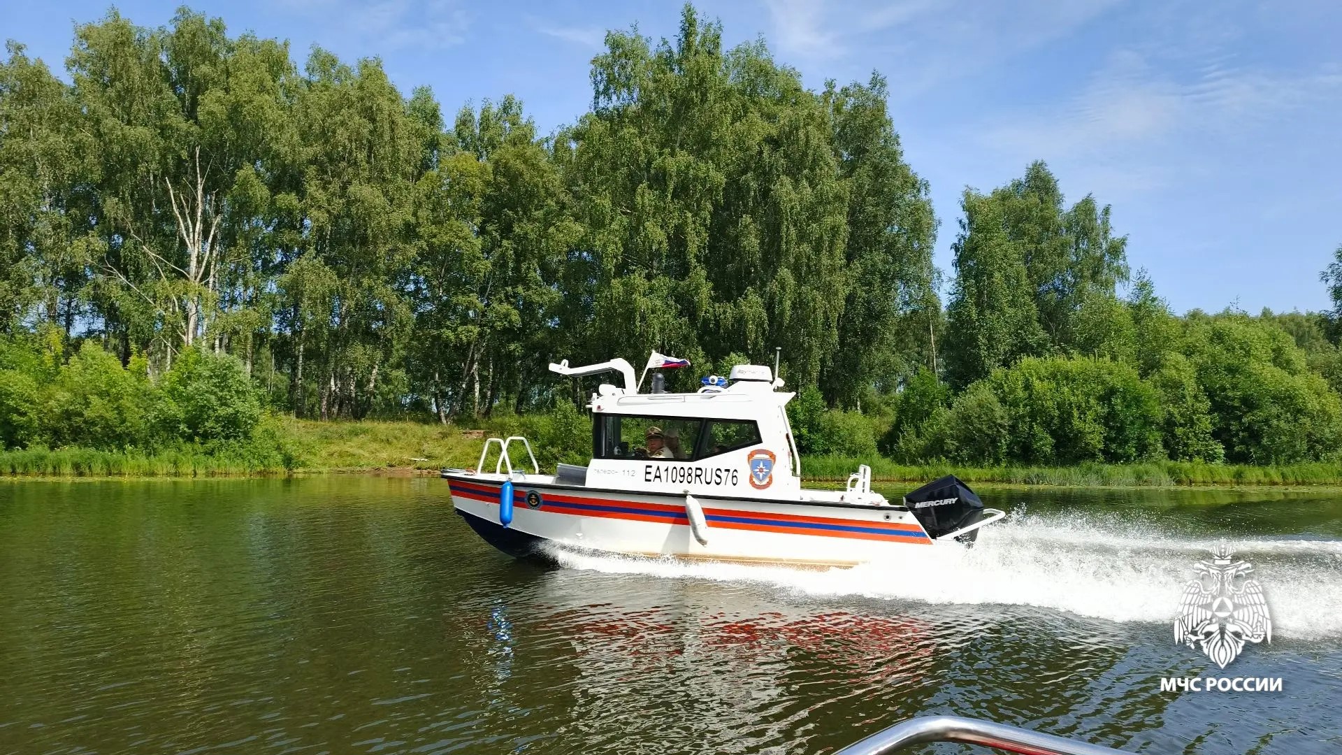 В Ярославской области из-за неправильной рассадки на лодке чуть не утонули четыре человека
