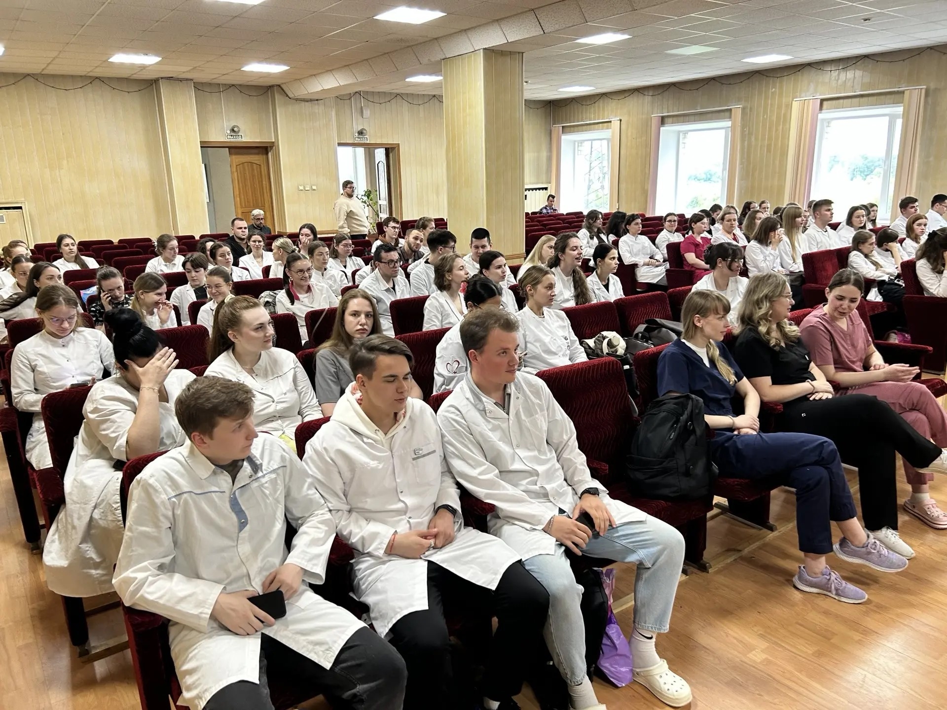 20 студентов ярославского медицинского вуза проходят практику в службе скорой помощи