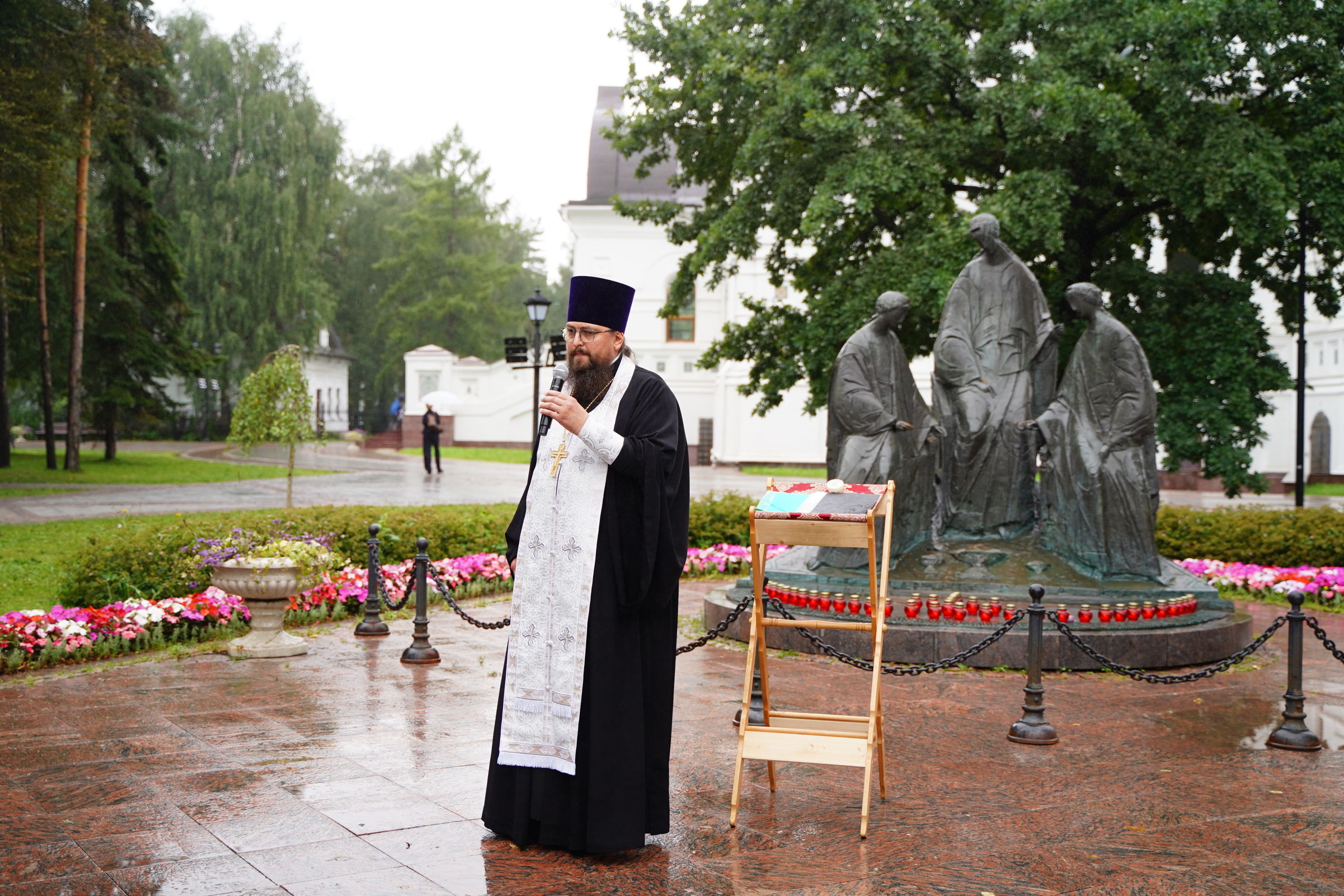 ​В Ярославле прошла акция-реквием в память о детях, погибших на Донбассе