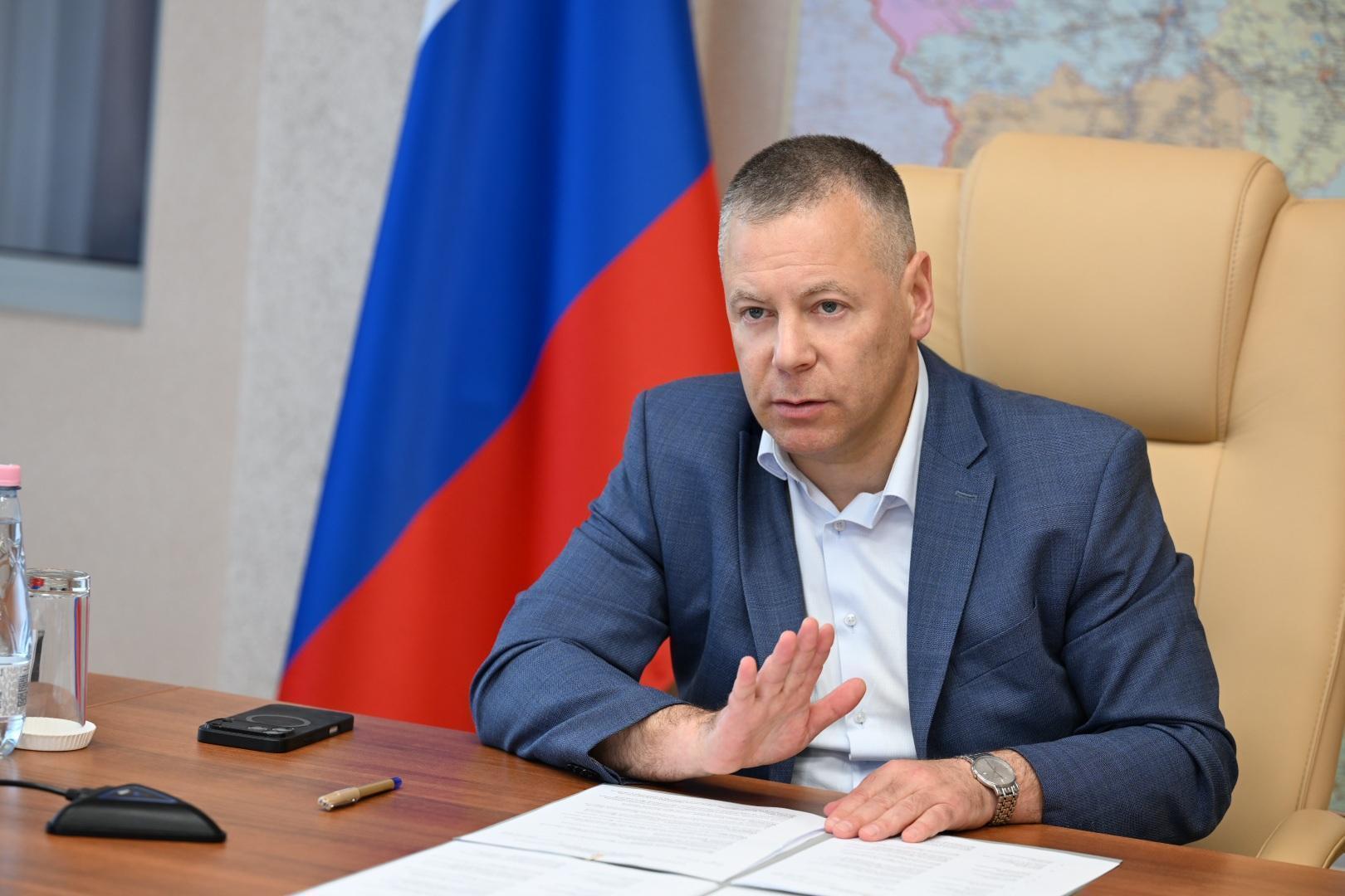 ​Михаил Евраев поручил главам округов информировать жителей по возникающим в сфере ЖКХ вопросам