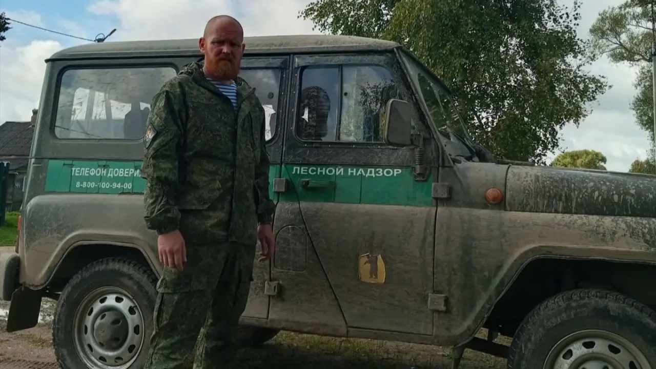 В Ярославской области лесник помог двум девушкам найти дорогу