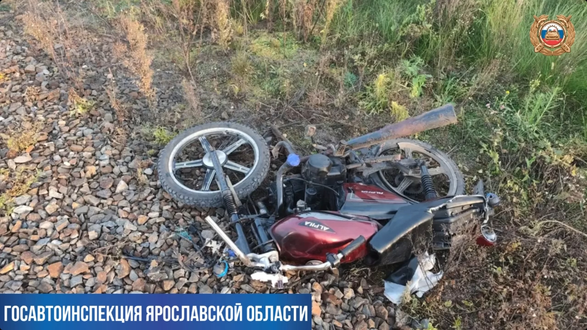 В Ярославской области 70-летний мужчина на мопеде столкнулся с дрезиной и погиб