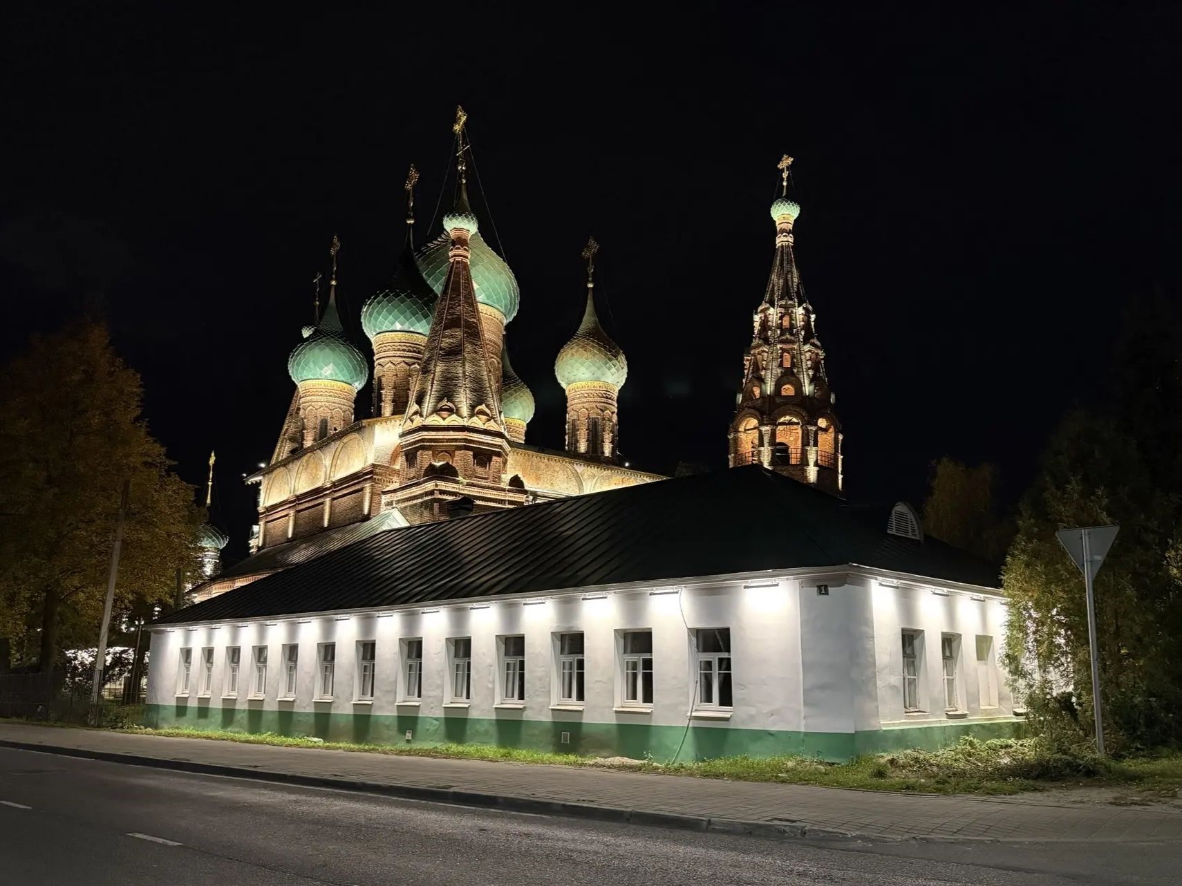 Здания в Ярославле, Мышкине и Переславле-Залесском украшают художественной подсветкой