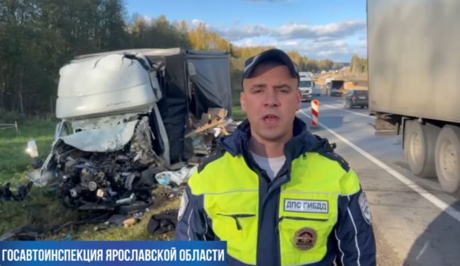 В результате ДТП с КамАЗом на трассе М8 в Ярославской области погиб водитель «Газели»