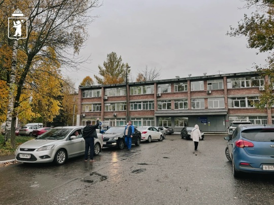 У больницы №9 в Ярославле планируют сделать новую парковку