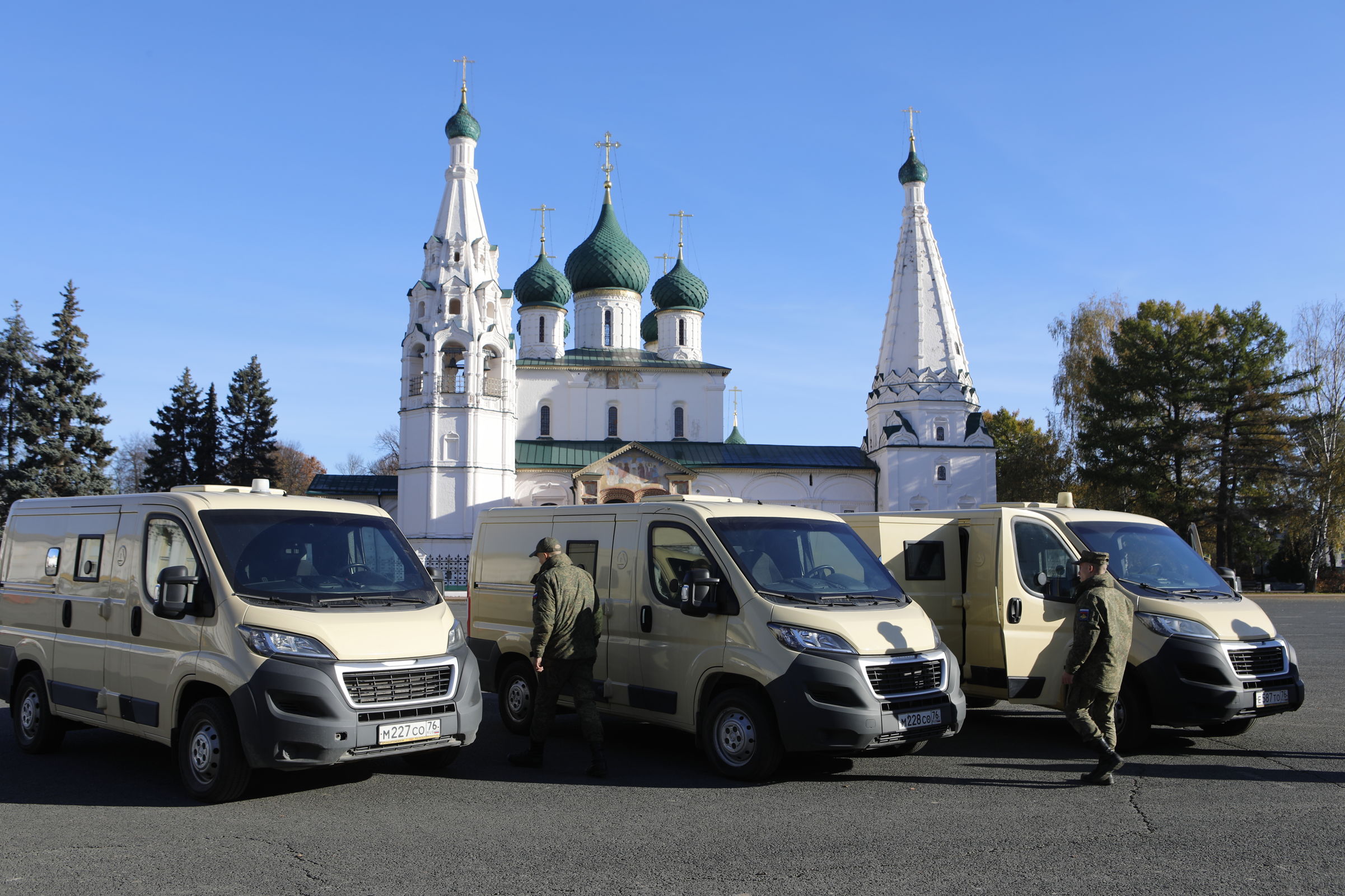 Три инкассаторские машины передали для нужд специальной военной операции