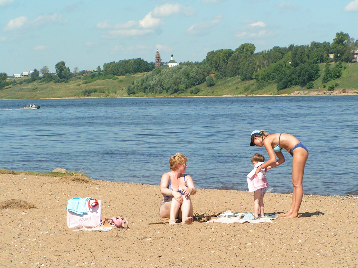 На всех ярославских официальных пляжах запрещено купаться – мэрия